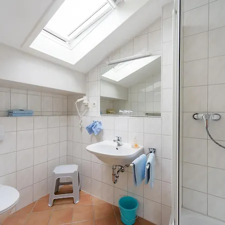Kleines Edeltraud Hotell 2*